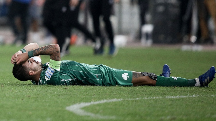 Νοκ-άουτ για τουλάχιστον 20 ημέρες ο Κουρμπέλης!