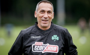 Η στιγμή που το «τρένο» επιστρέφει στις... «ράγες» (vid)