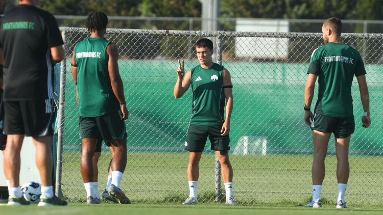 Κυκλοφορία μπάλας και παιχνίδι στον Παναθηναϊκό πριν την αναχώρηση για Ελβετία