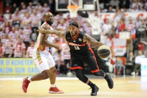 Προπονείται και μετά τα μεσάνυχτα ο Ντένμον (pic)