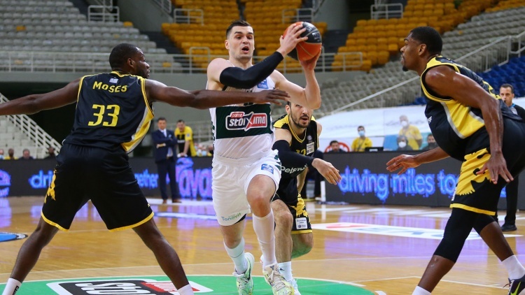 Χεζόνια για Παναθηναϊκό: «Δεν ξέρω τι θα γίνει με τα συμβόλαια και όλα αυτά, θέλω να μείνω»