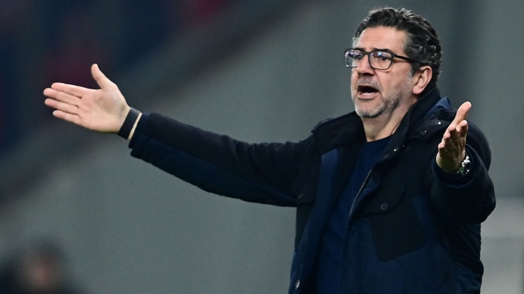 Βιτόρια: «Νομίζω μπορούσε να πάει στο VAR ο διαιτητής στη φάση του Πελίστρι και πως θα έπρεπε να αποβληθεί ο Ορτέγκα»