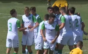 «Τρένο» η Κ19, νίκη με 10 παίκτες επί του Άρη (vid)