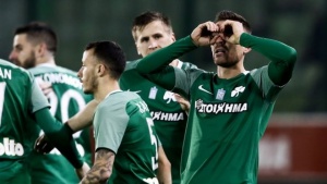 Για τη νίκη και το προσπέρασμα