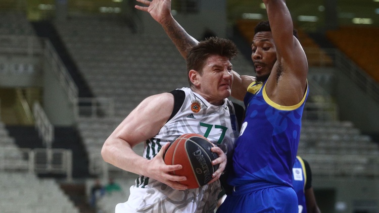 Προσπάθησε να... αυτοκτονήσει αλλά πήρε τη νίκη με το Περιστέρι ο Παναθηναϊκός!