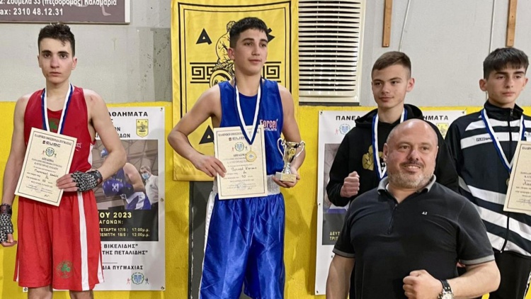 Στο βάθρο οι νεαροί πυγμάχοι του Παναθηναϊκού