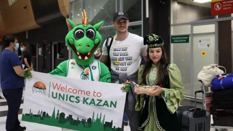 Μήνυμα της Ούνιξ στον Παναθηναϊκό για τον Χεζόνια (pic)