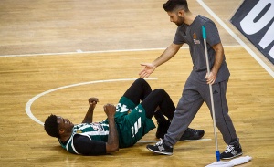 «Σηκώνεται» και αντεπιτίθεται