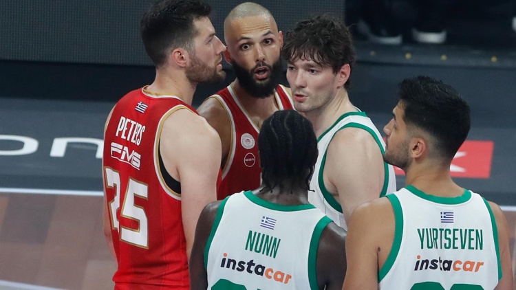 Σκάνδαλο με Φουρνιέ, παίζει στον 4ο τελικό - Κανένα θέμα με Ναν!