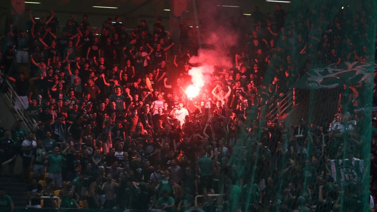 Θύρα 13 σε Γιαννακόπουλο: «Αφήνουμε τα λάθη στη σκιά του χθες - Οι καιροί σε θέλουν παρών»