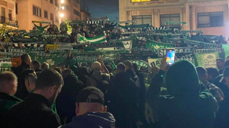 Παναθηναϊκό... πάρτυ έξω από το «Θεράμικα» (pics+vid)