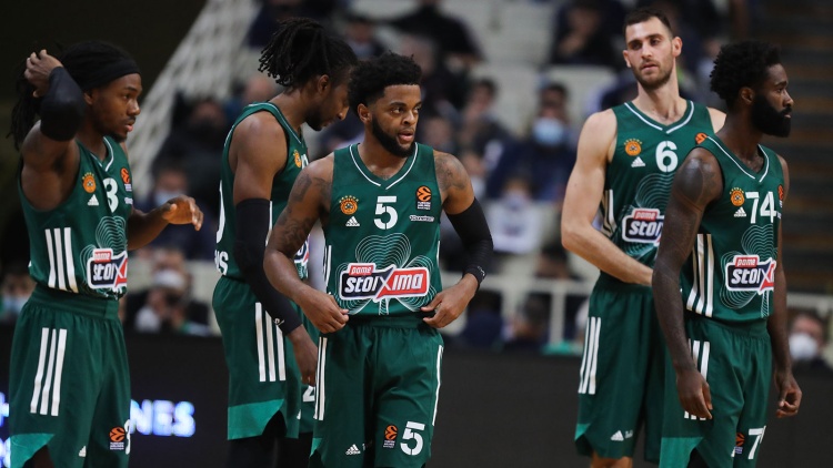 «Μονομαχία» με Μπαρτσελόνα για το «τριφύλλι»