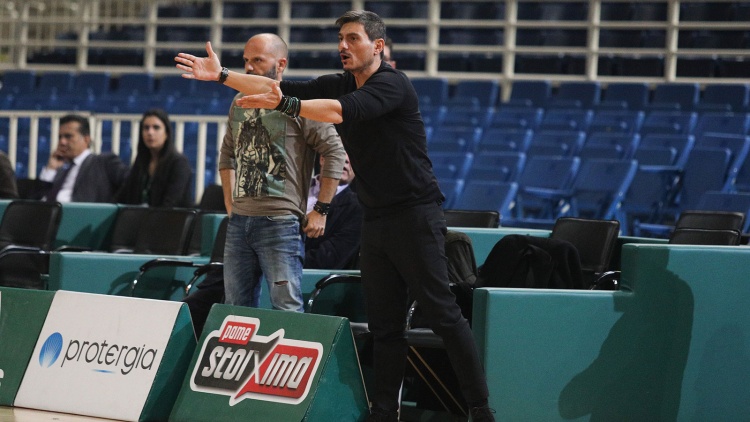 Στο ΟΑΚΑ o Δ. Γιαννακόπουλος τα... έχωσε στους παίκτες