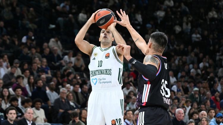 Iστορικό ρεκόρ για τον Σλούκα – Ξεπέρασε τον Σπανούλη και έγινε ο κορυφαίος Έλληνας της Euroleague στα τρίποντα!