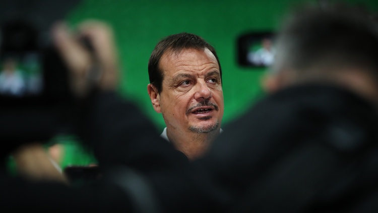 Άταμαν: «Πρέπει να βελτιώσουμε την άμυνα – Δύσκολο το ματς με την Μπαρτσελόνα»