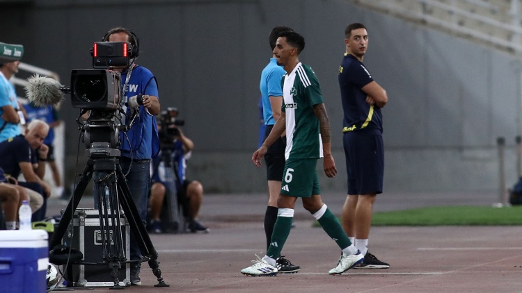 Zέκα: Ο πρώτος παίκτης του Παναθηναϊκού που αποβάλλεται σε πρεμιέρα μετά από 19 χρόνια