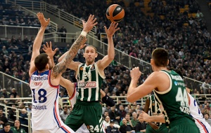 Μέρος της προπόνησης ο Λοτζέσκι