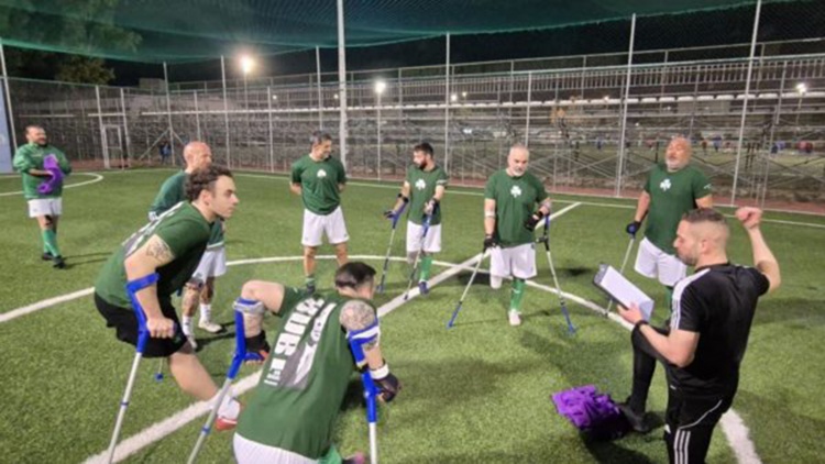 Ο Καραγκούνης προπονήθηκε με την ομάδα ποδοσφαίρου ακρωτηριασμένων του Παναθηναϊκού