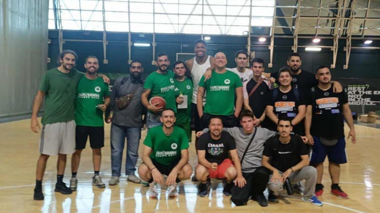 O Γιάννης Αντετοκούνμπο στην προπόνηση της ομάδας Μπάσκετ Νοητικής Αναπηρίας του Παναθηναϊκού!