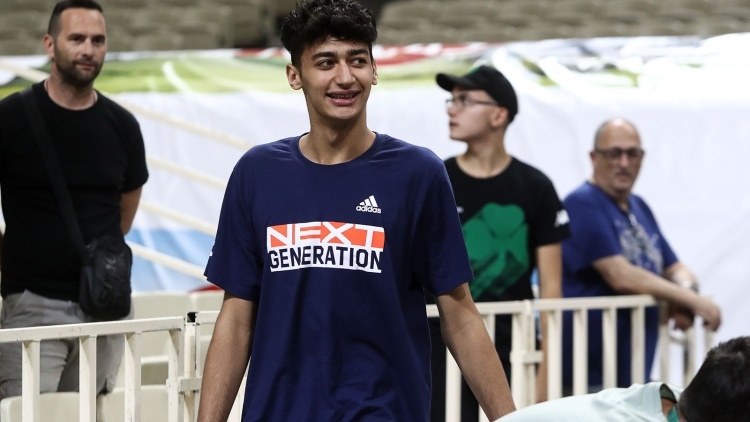 Αποχαιρέτησε τον Σαμοντούροβ η ΔΕΚΑ (vid)