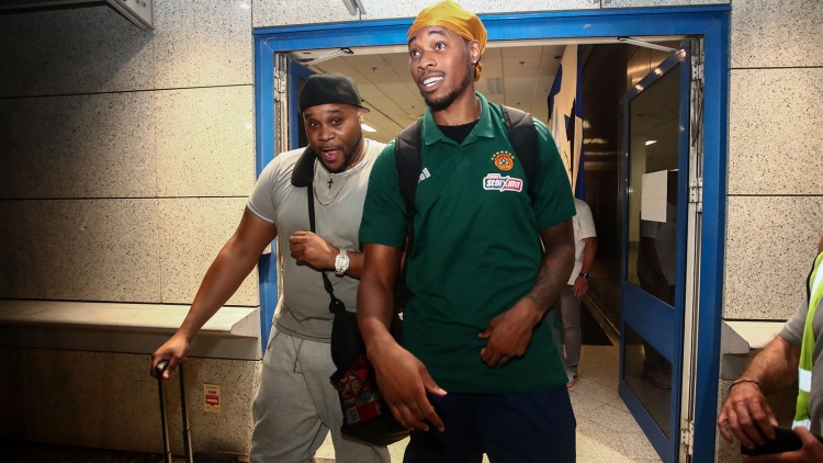 Στην Αθήνα ο Ρισόν Χολμς για τον Παναθηναϊκό (vid)