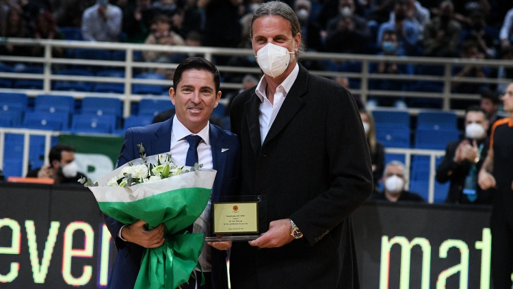 Καρέ βραβεύσεων στο ΟΑΚΑ με Πασκουάλ, Θορθάνο, Παναγιωτόπουλο και Ζυγούρη