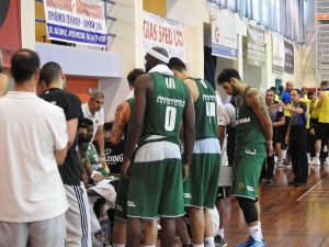 Επιστρέφει στην Αθήνα ο «εξάστερος»