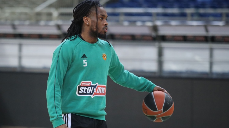 Δεν προπονήθηκε ο Πάρις Λι