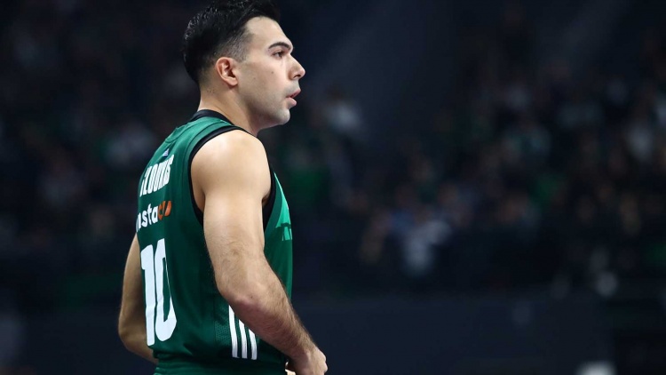 Νοκ-άουτ την τελευταία στιγμή ο Σλούκας!