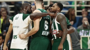 Οι διαιτητές του αγώνα με την Μπάγερν (pic)