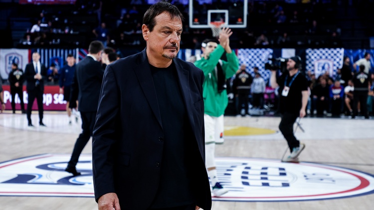 Άταμαν στους παίκτες: «Έξυπνο παιχνίδι – Συγχαρητήρια σε όλους για την ομαδική δουλειά!» (vid)