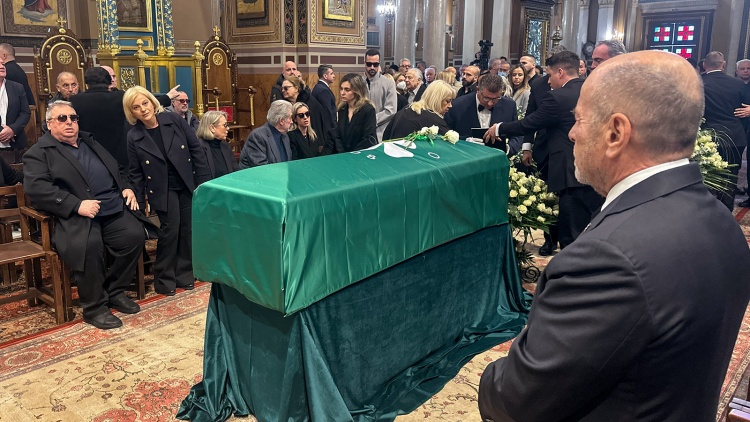 Σύσσωμος ως Σύλλογος ο Παναθηναϊκός αποχαιρέτησε τον Μίμη Δομάζο (pics)