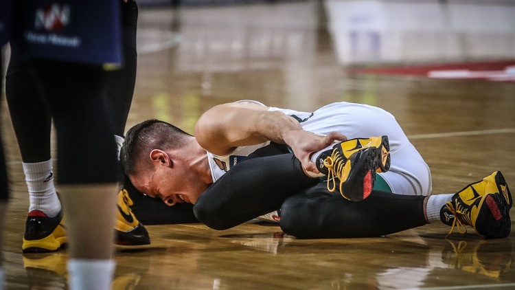 Νοκ άουτ με Άλμπα ο Νέντοβιτς!