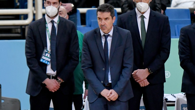 Πρίφτης: «Δεν είχαμε συγκέντρωση - Αν είμασταν σοβαροί θα έπαιζε ο Χουγκάζ»