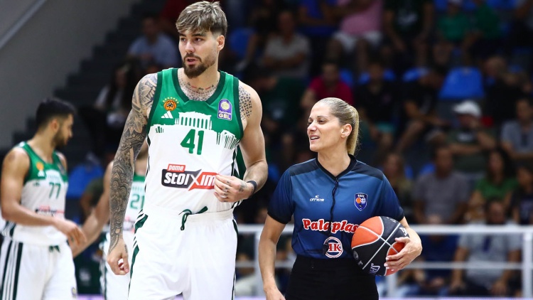 Η διαιτητική τριάδα του τελικού στο Super Cup