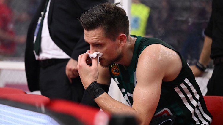 Αιμορραγία μετά από χτύπημα σε μύτη και χείλος ο Πονίτκα - Τη Δευτέρα (12/6) κάνει εξετάσεις