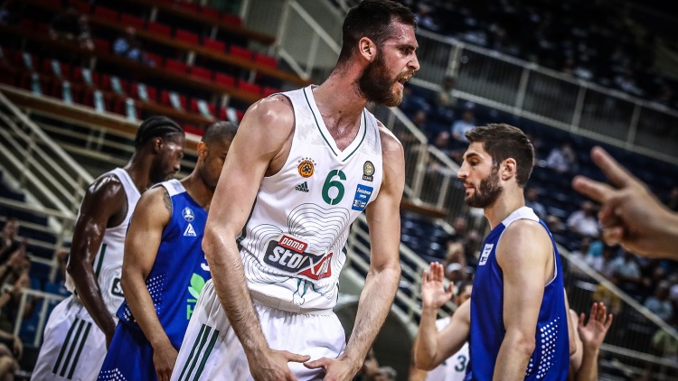 Το ενδιαφέρον των Μπακς για τον Παπαγιάννη και η ρήτρα του Έλληνα σέντερ