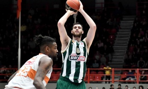 Πολύ ψηλός για το μπόι του