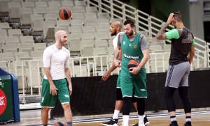 Φορτσάρει ενόψει τελικού το «τριφύλλι»