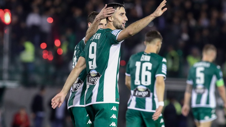 Με Σπόραρ, Πούγγουρα και Σάρλια η προπόνηση