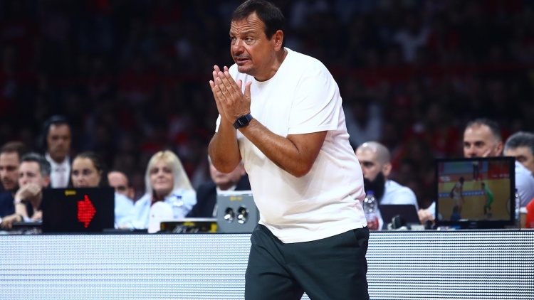 Άταμαν: «Αυτό που είδαμε ήταν τσίρκο - Είναι ρατσιστικό να βρίζουν τη χώρα σου» (vid)