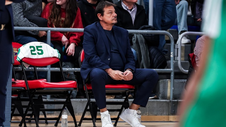 Εκνευρισμένος ο Άταμαν: «Παίζουμε μπάσκετ, δεν παίζουμε ράγκμπι»