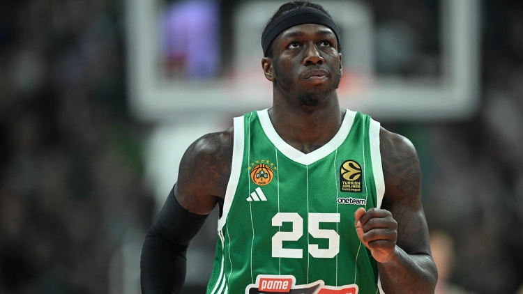 Ρεκόρ τριπόντων και ερώτηση από τον Ναν: «Ποιος ήταν ο καλύτερος σουτέρ;»