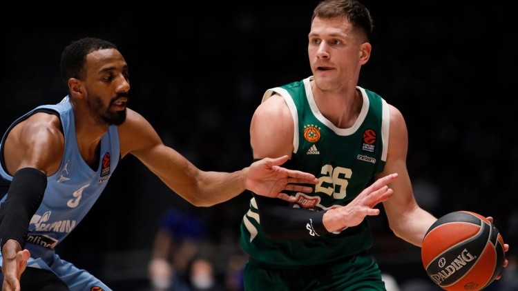 Ραζνάτοβιτς: «Θέλει να μείνει στον Παναθηναϊκό ο Νέντοβιτς»