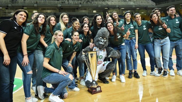 «Θερμό» χειροκρότημα στο ΟΑΚΑ για τις Κυπελλούχες Ελλάδας (vid)