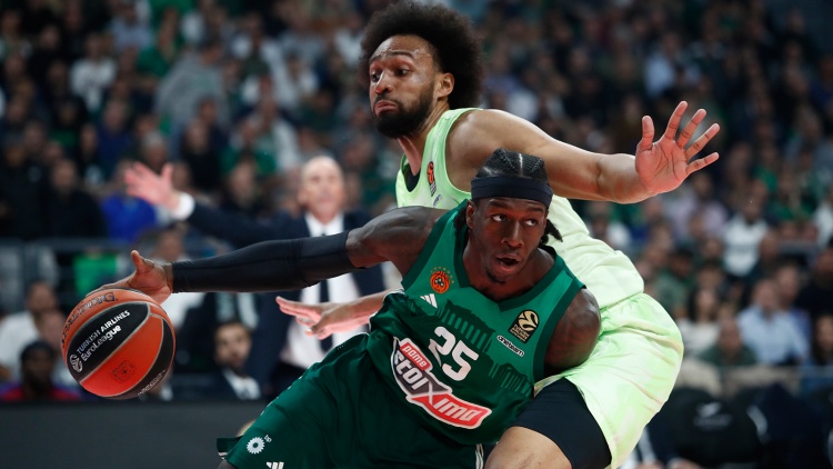 Οι διαιτητές του Μπαρτσελόνα - Παναθηναϊκός