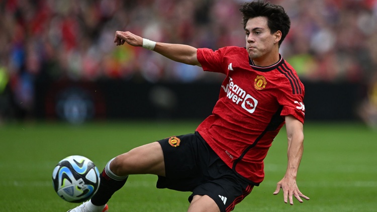 Sky Sports: «Σε προχωρημένες συζητήσεις με τη Μαν. Γιουνάιτεντ για τον Πελίστρι ο Παναθηναϊκός»!