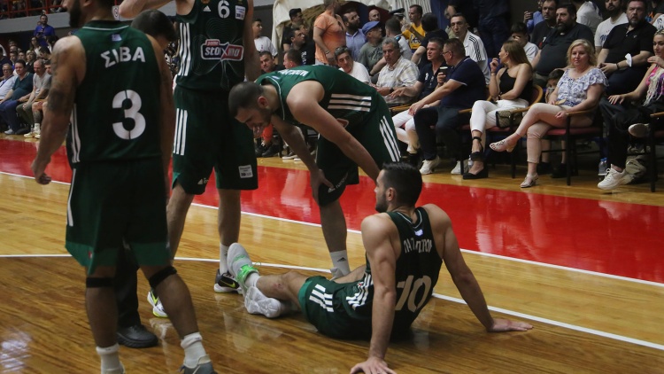 Στο χειρουργείο για τον τραυματισμό στο πόδι ο Παπαπέτρου! (pic)