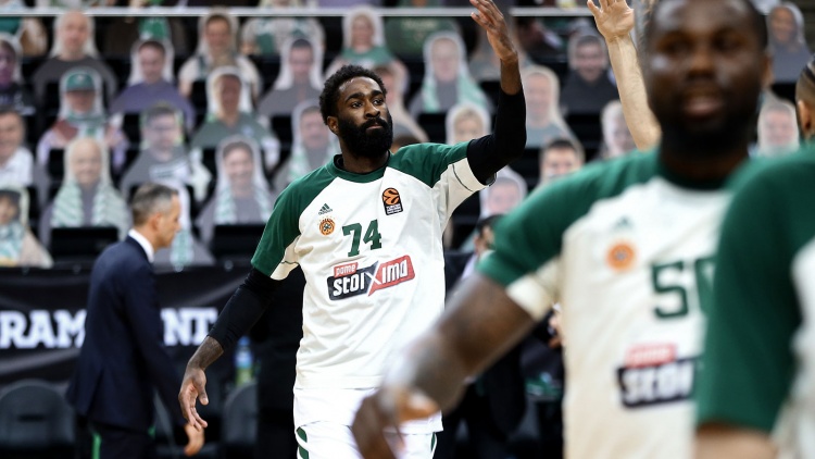 Μέρος της προπόνησης ο Σαντ Ρος