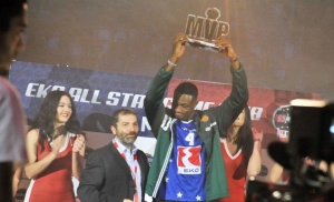 Αντετοκούνμπο: «Σειρά σου αδερφέ» (pic)